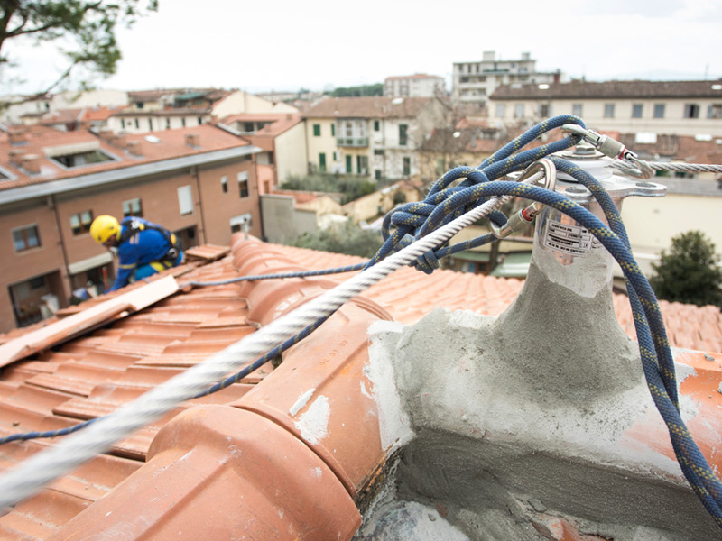 Installation des  lignes de vie: la solution la plus simple et la plus rapide.