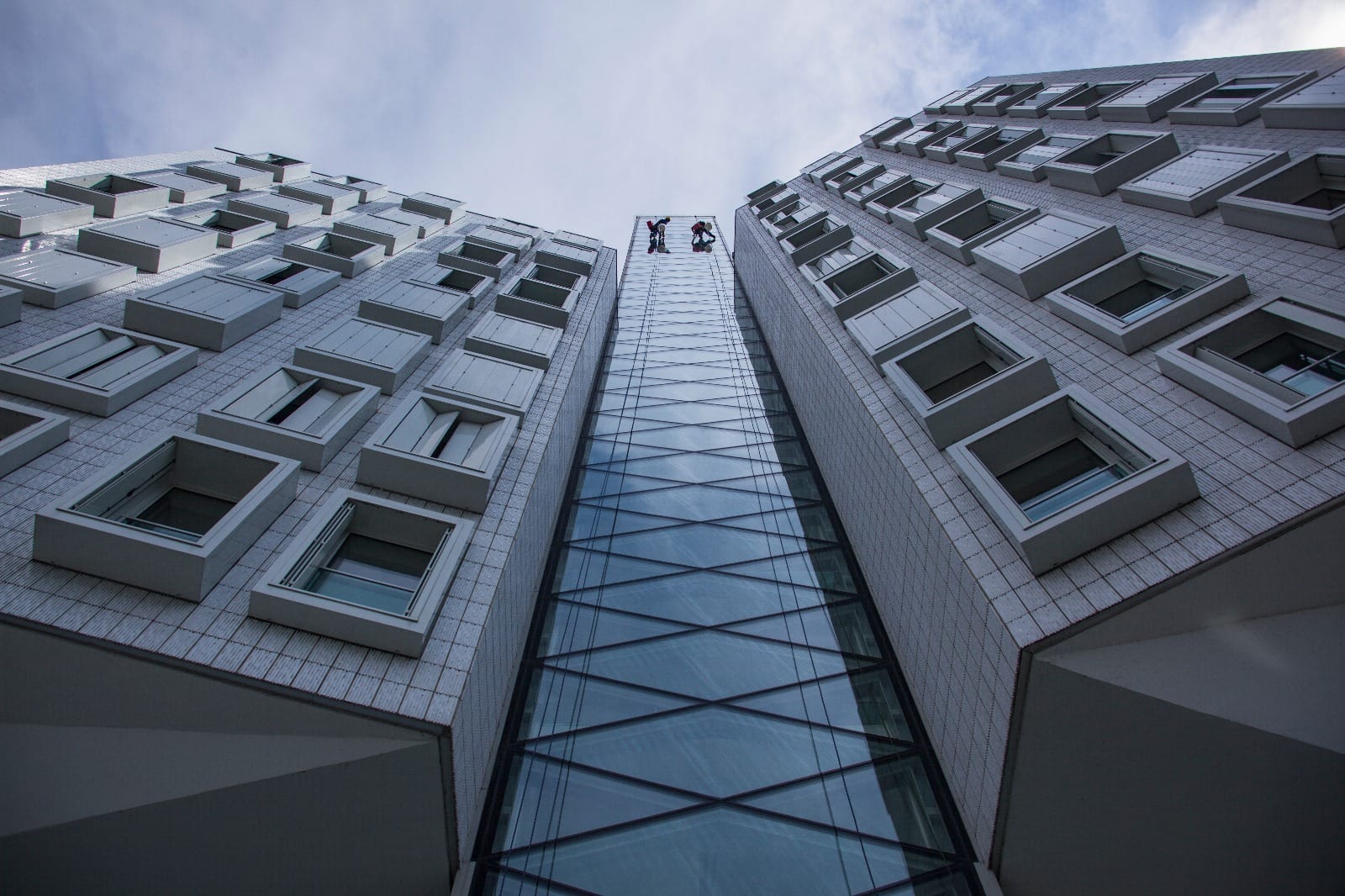 Nos solutions pour le nettoyage des verrières et des vitres de vos bureaux