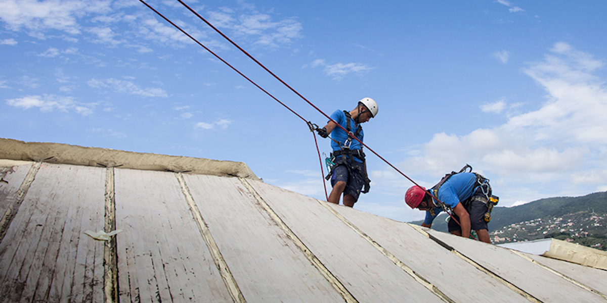 Réparation de toiture avec Acrobatica